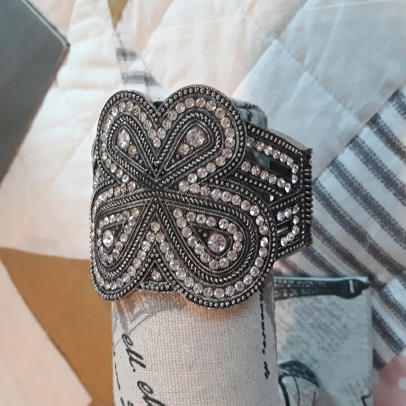 Gorgeous statement bracelet from Italy. - Picture 2 of 5